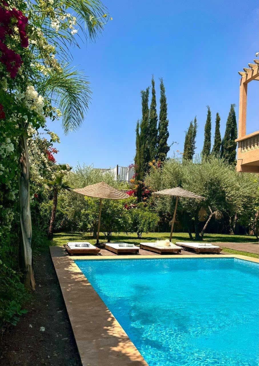 Piscine chauffée et jardin de Dar Lhena